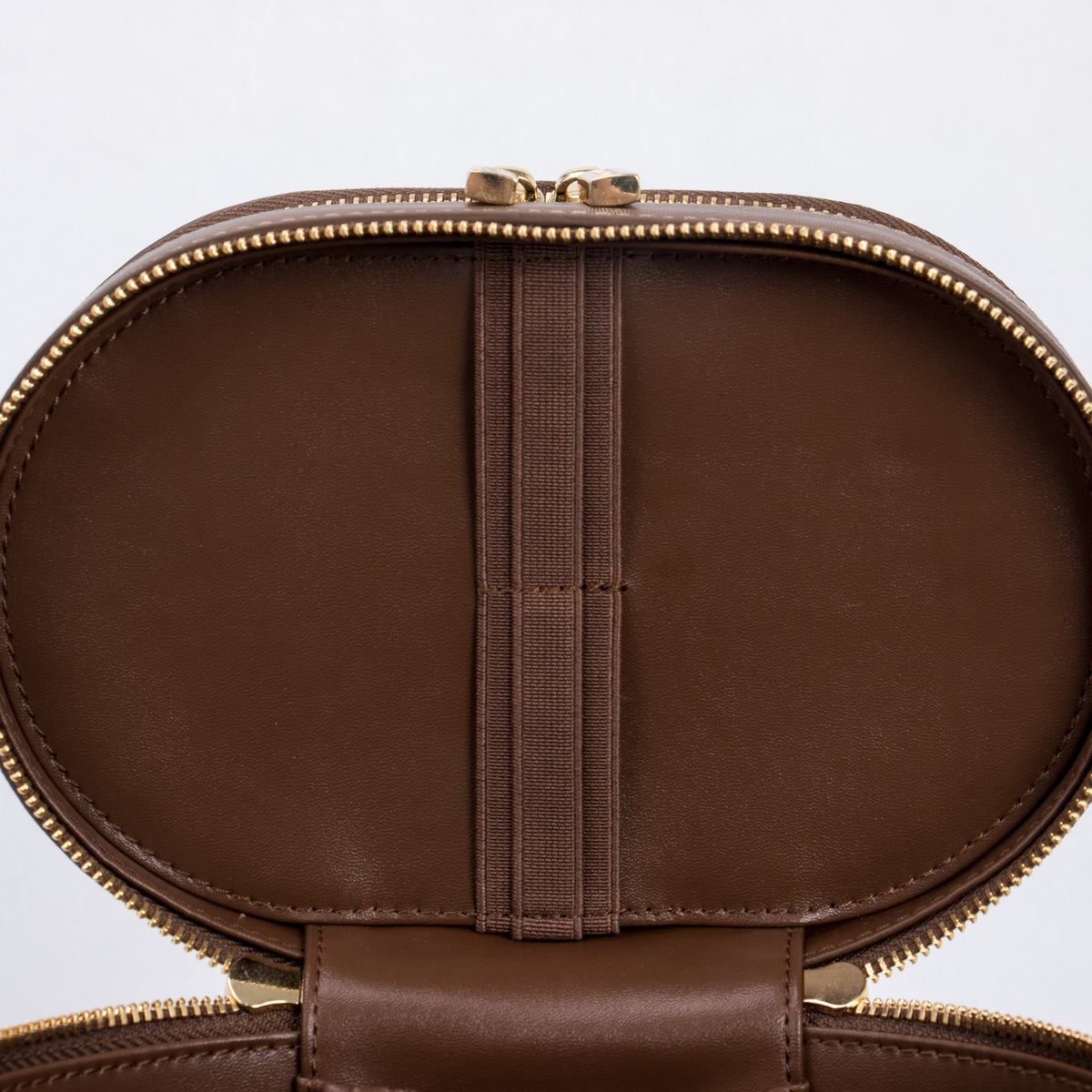 Oval Vanity Train Case